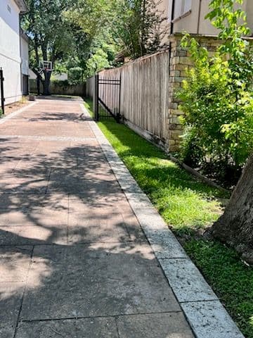 Gallery photos for Stunning Driveway and Front Yard Transformation: Image #1