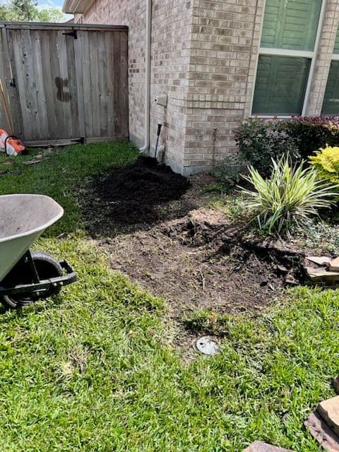 Gallery photos for Flower Bed Installation and Hardscape Edging Transformation: Image #1