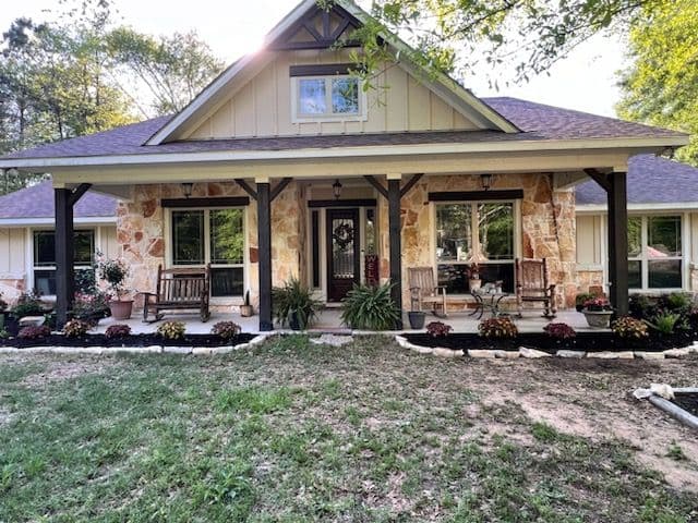 Gallery photos for Front Yard Landscaping with Natural Stone and Lush Plantings: Image #2
